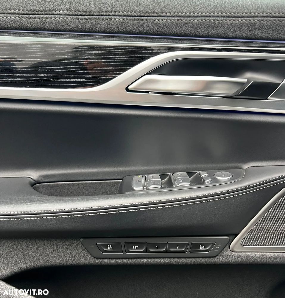 BMW Seria 7 730d xDrive MHEV - 21