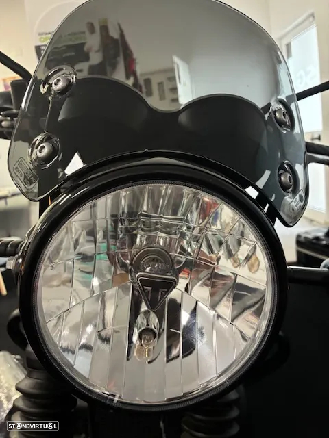 Triumph Bonneville Black Edition - 11