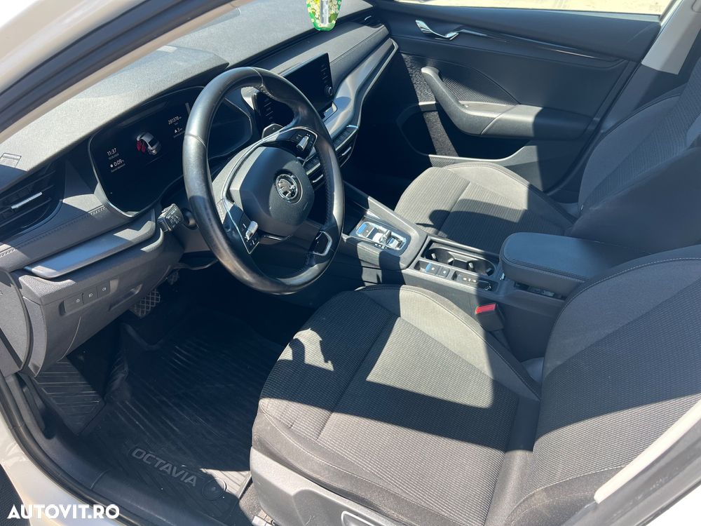 Skoda Octavia 2.0 TDI DSG Style - 9