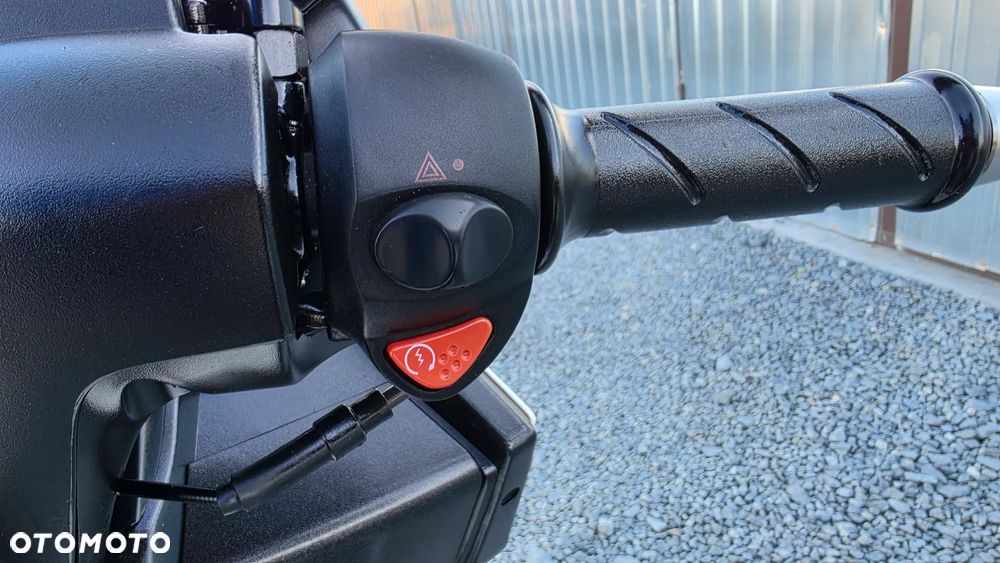 Peugeot Satelis - 11