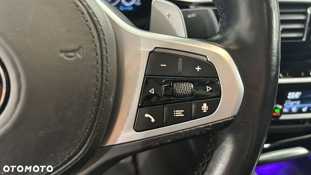 BMW Seria 5 545e xDrive - 23