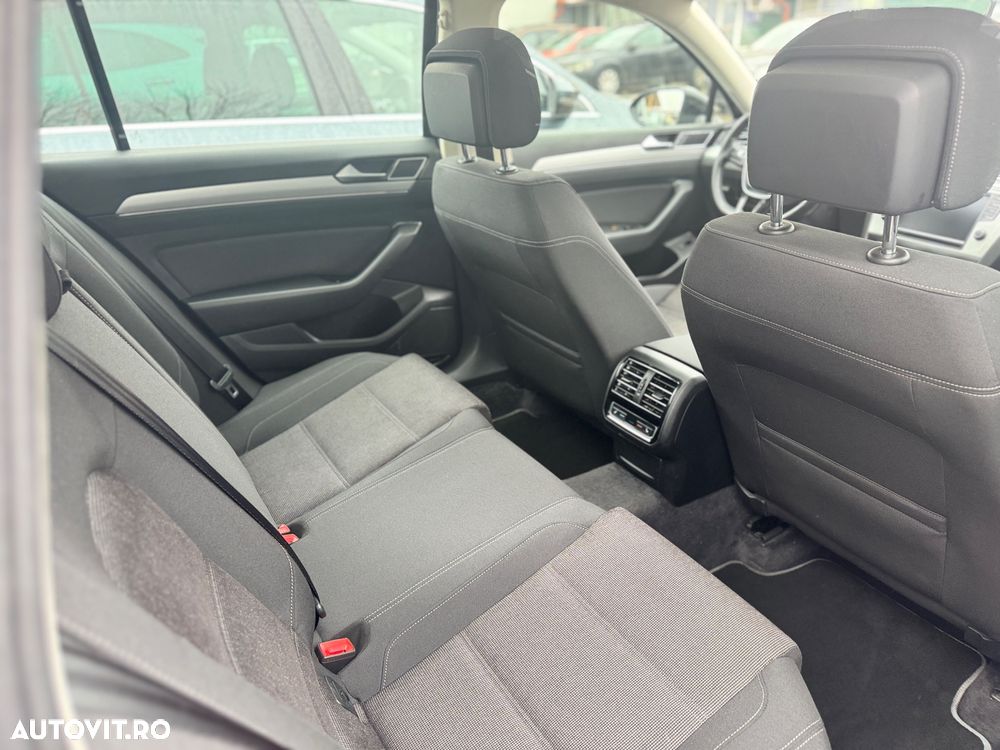 Volkswagen Passat 2.0 TDI SCR DSG Business - 17
