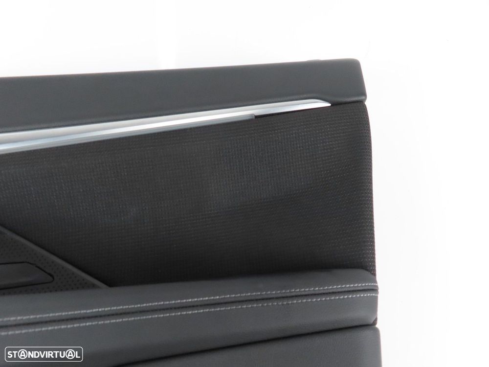 Forra da Porta Direito/Frente Seminovo/ Original BMW 4 Gran Coupe (G26) - 2