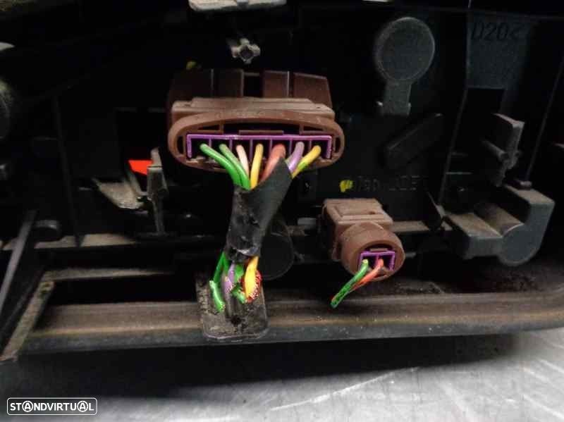 FAROLIM TRASEIRO ESQUERDO PEUGEOT 406 1999 - 2