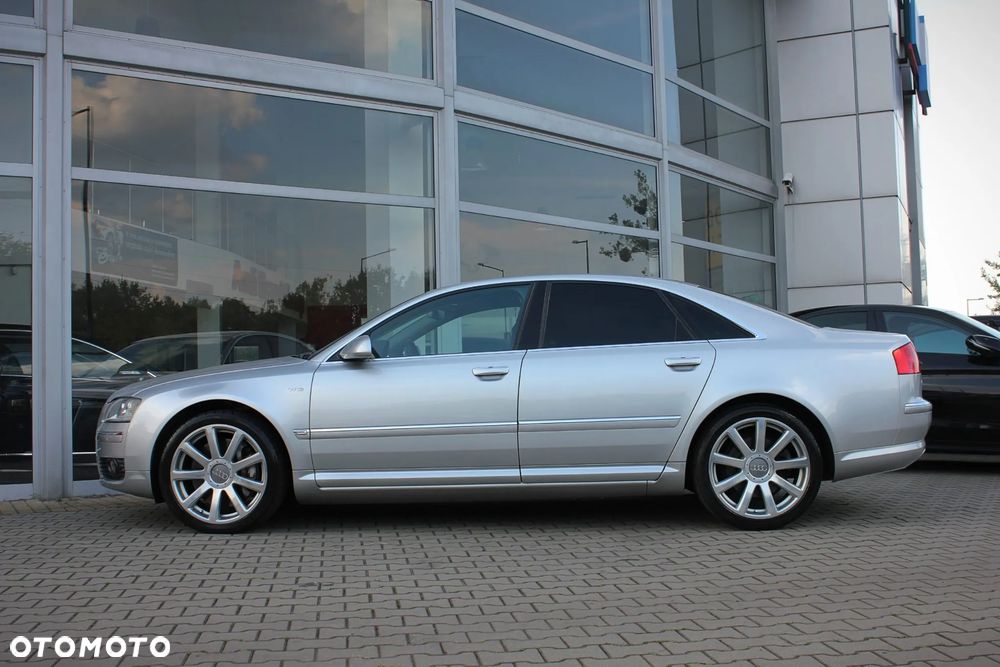 Audi A8 W12 quattro - 3