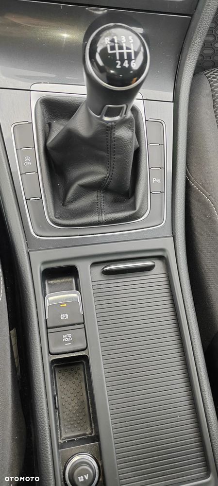 Volkswagen Golf VII 1.0 TSI BMT Trendline - 11
