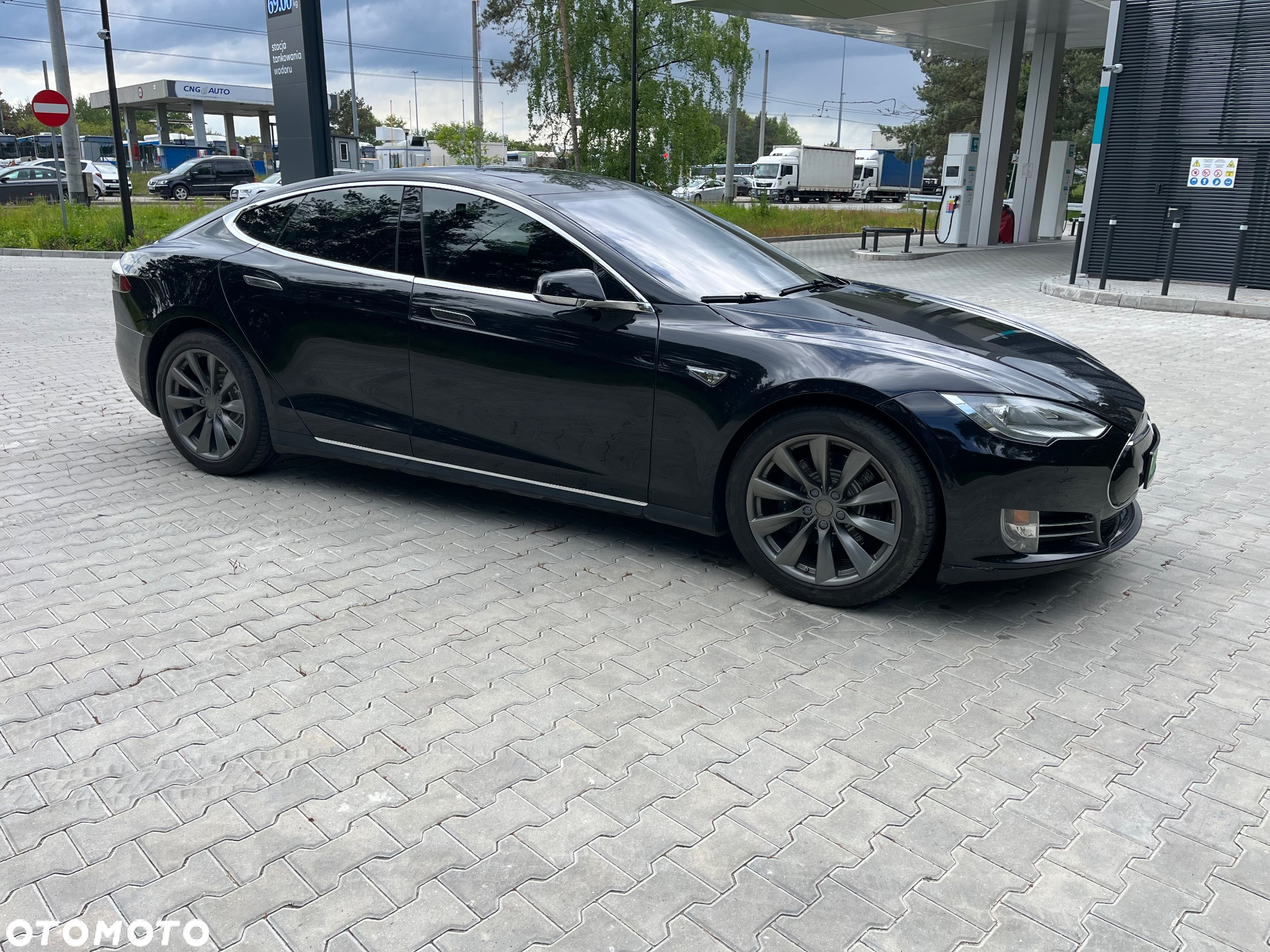 Tesla Model S 75 D - 15