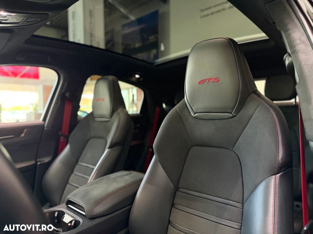 Porsche Cayenne Coupe GTS - 27