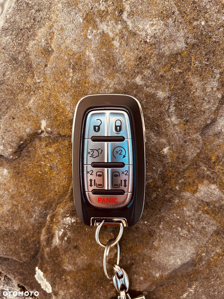 Chrysler Pacifica - 13