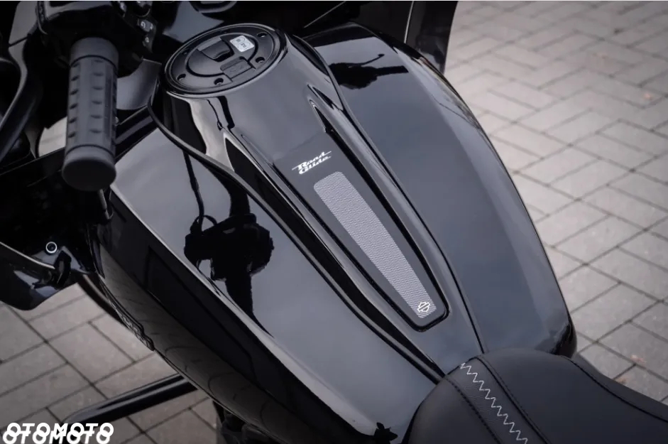 Harley-Davidson Touring Road Glide - 36