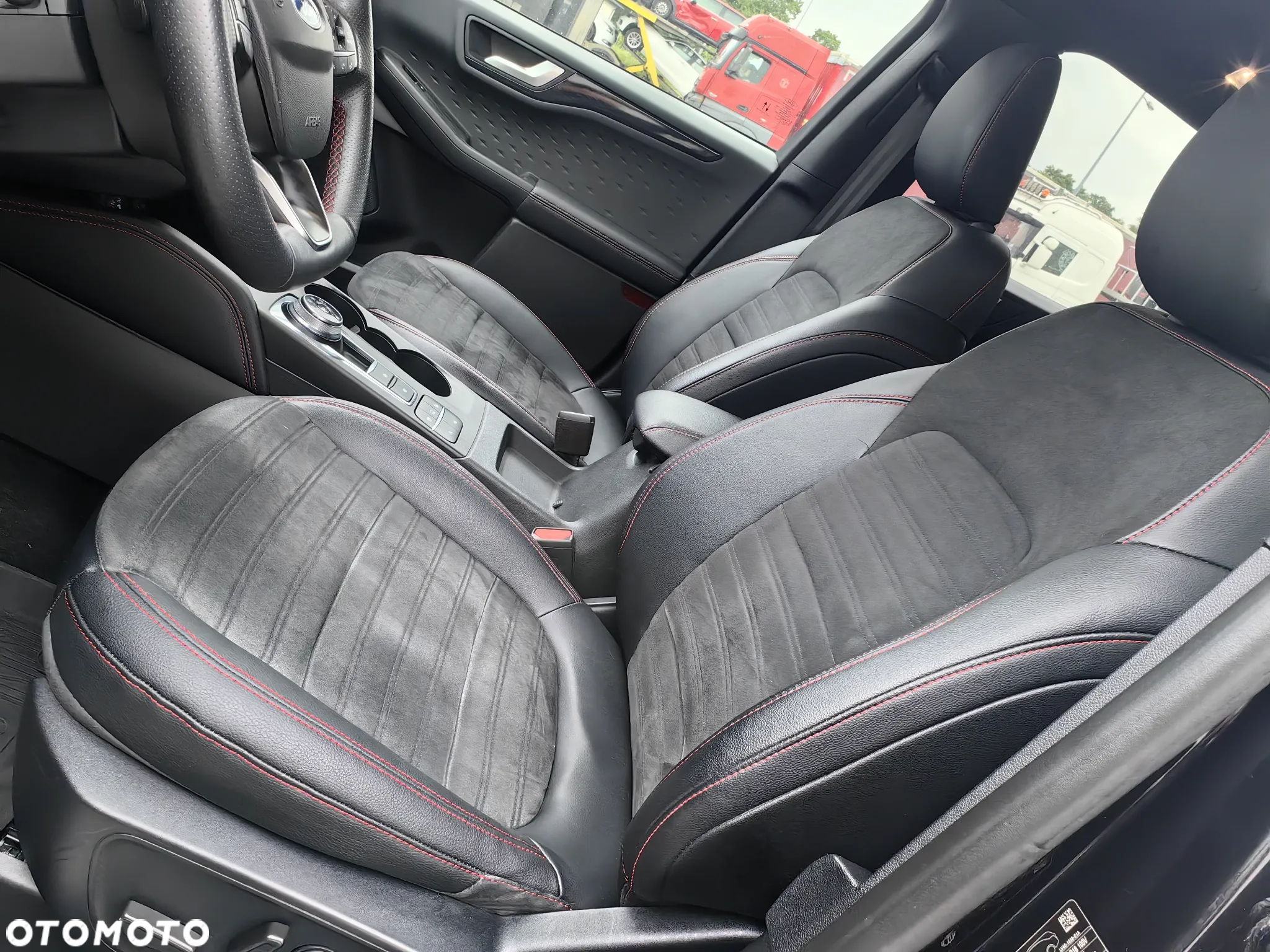 Ford Kuga 2.0 EcoBlue 4x4 ST-LINE - 13