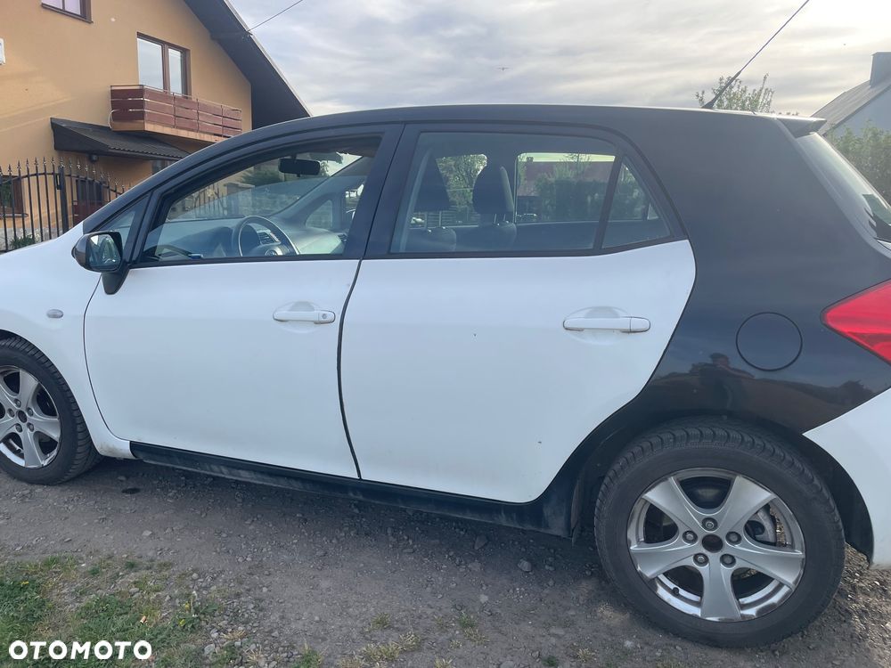 Toyota Auris - 2