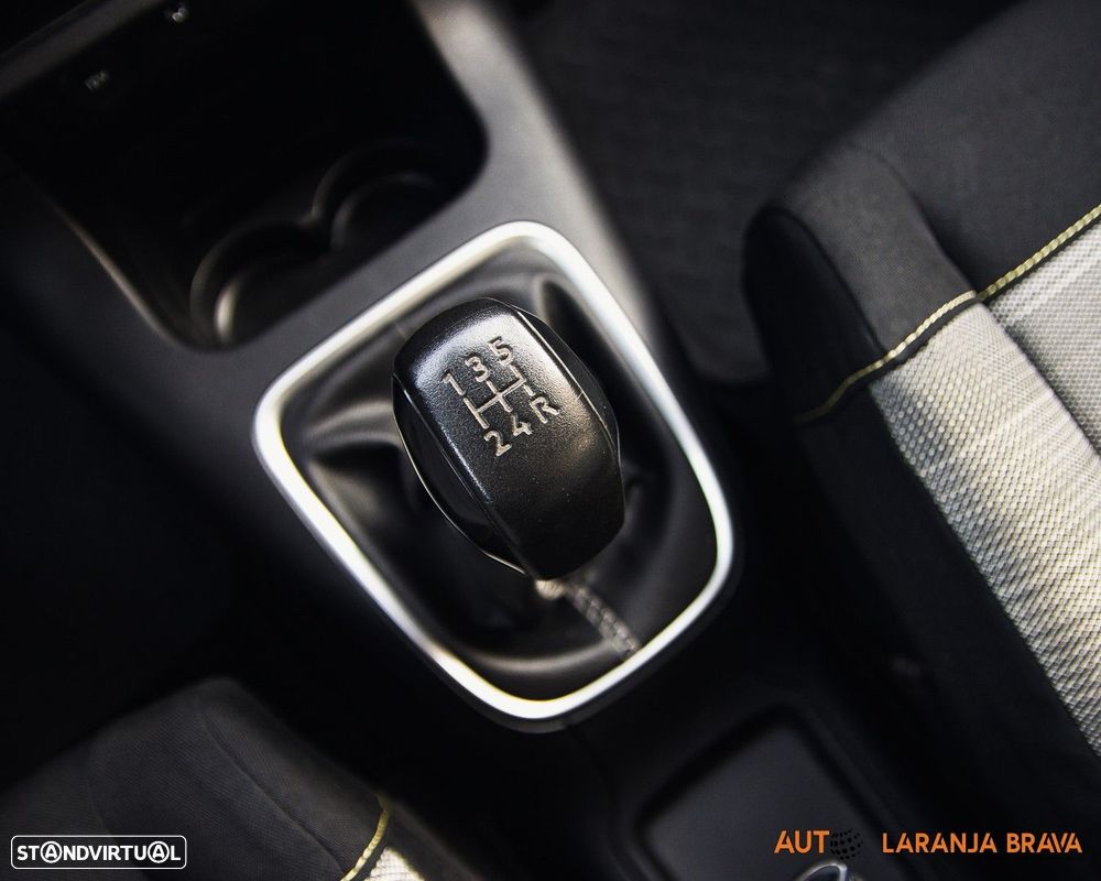 Citroën C3 1.2 PureTech Shine - 26