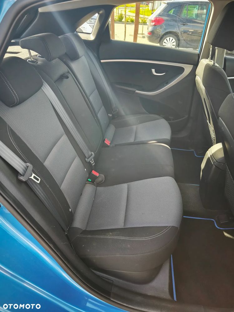 Hyundai i30 blue 1.4 YES Silver - 10