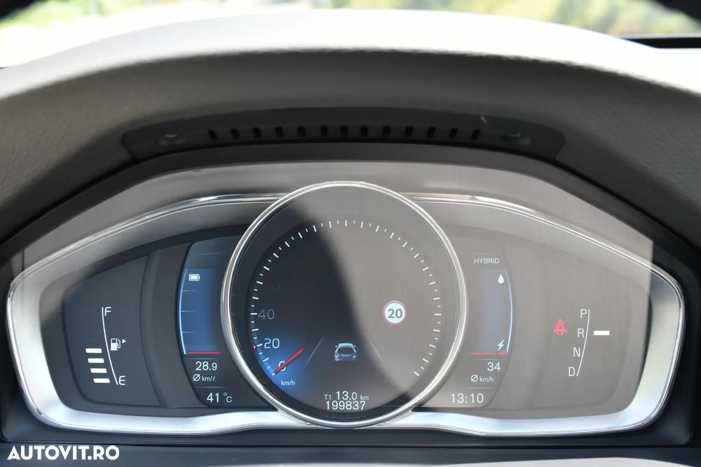 Volvo V60 D6 Plug-In-Hybrid AWD Geartronic Summum - 23