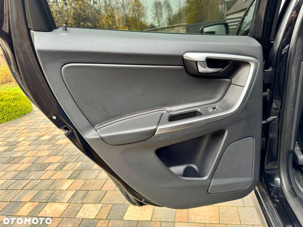 Volvo XC 60 D4 Momentum - 13