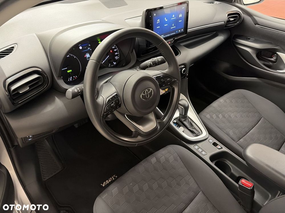Toyota Yaris - 10