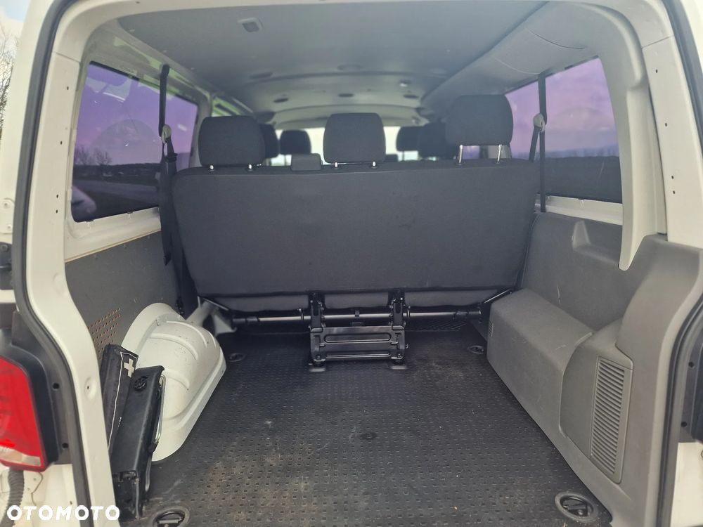 Volkswagen Caravelle 2.0 TDI L2 Highline 4Motion DSG - 24