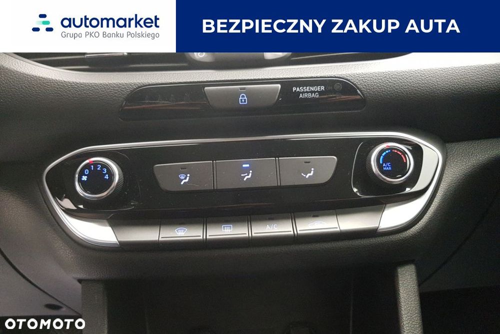 Hyundai i30 1.6 D Classic + - 19