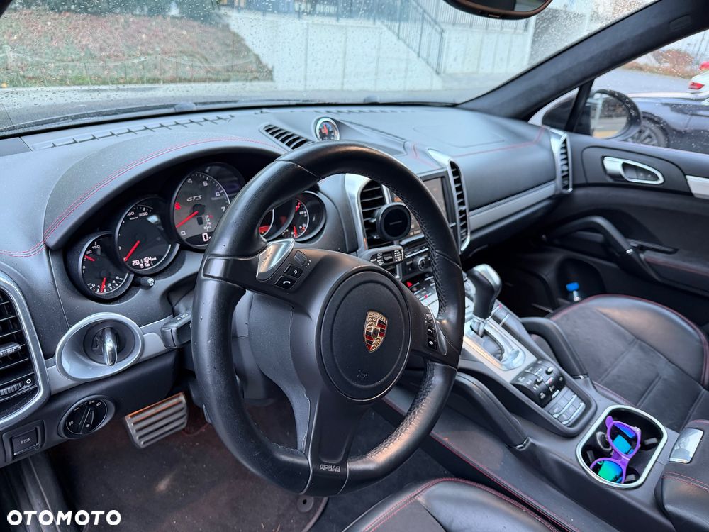 Porsche Cayenne - 14