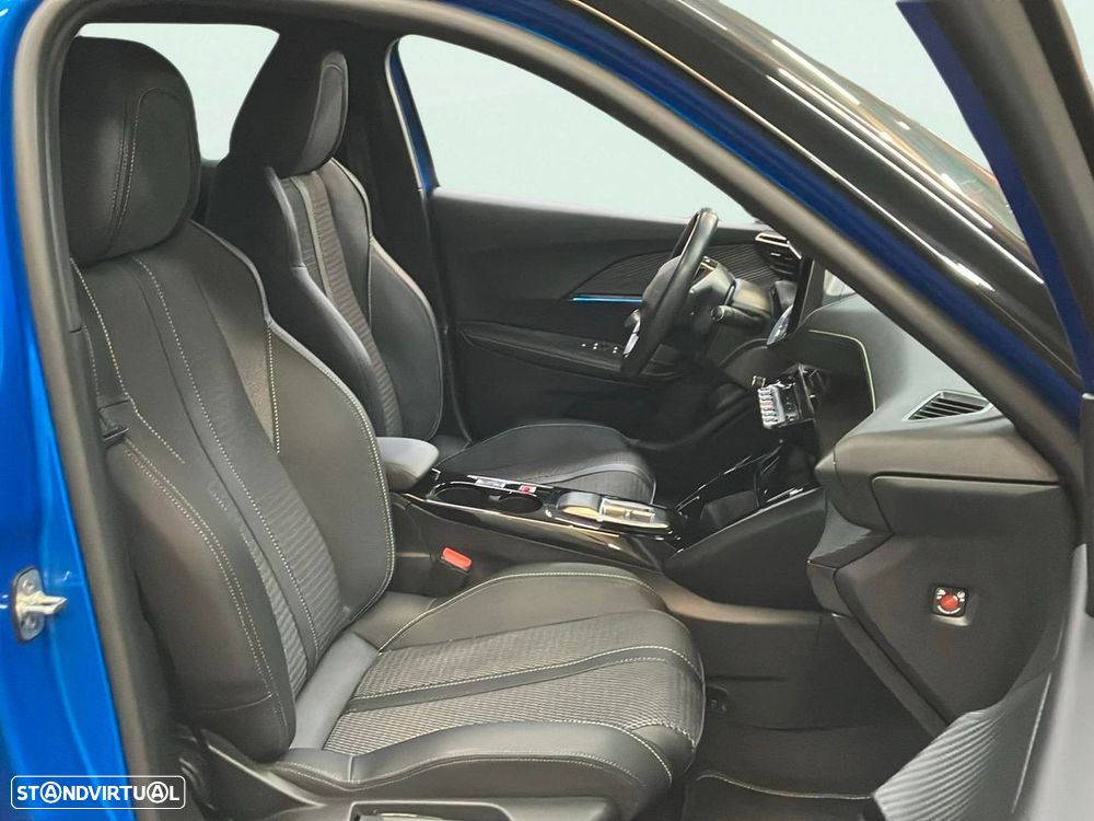 Peugeot e-2008 50 kWh GT - 12