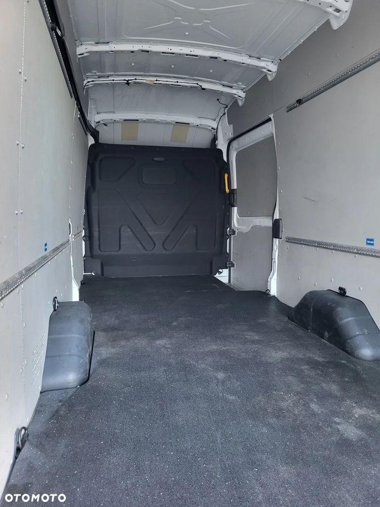 Ford Transit - 11