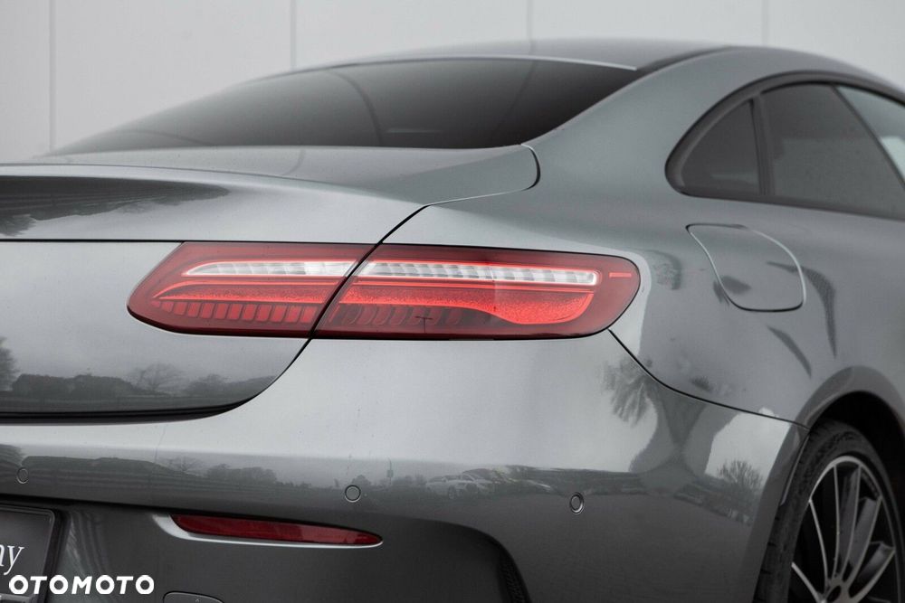 Mercedes-Benz Klasa E 200 9G-TRONIC - 11