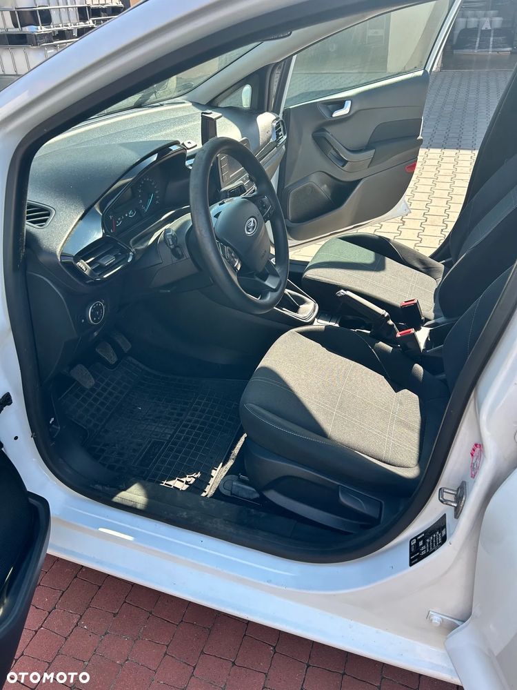 Ford Fiesta - 9