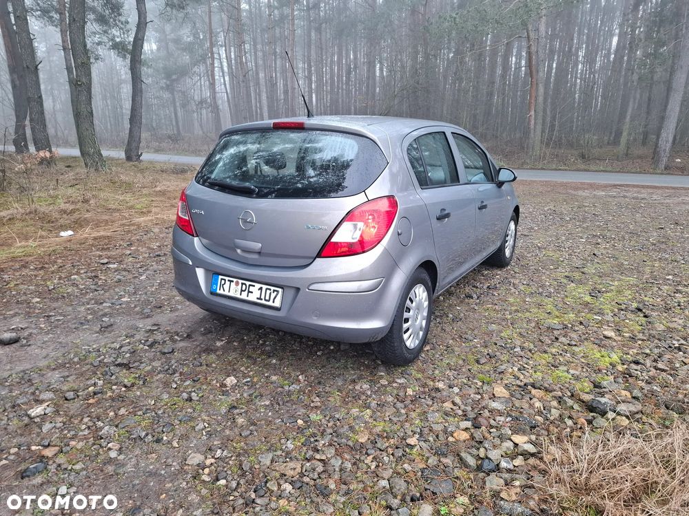 Opel Corsa 1.2 16V Cosmo - 9