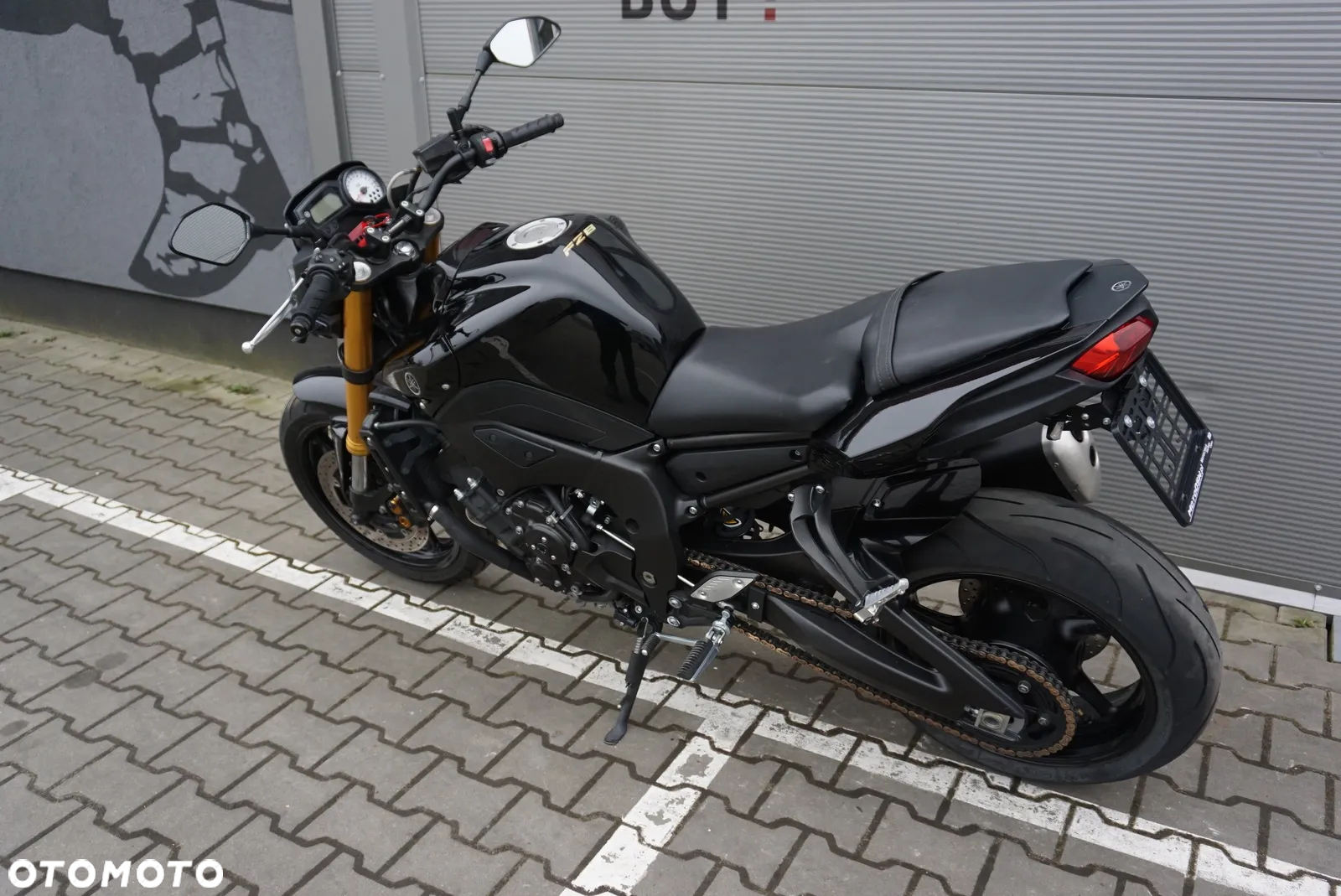 Yamaha FZ8 - 12