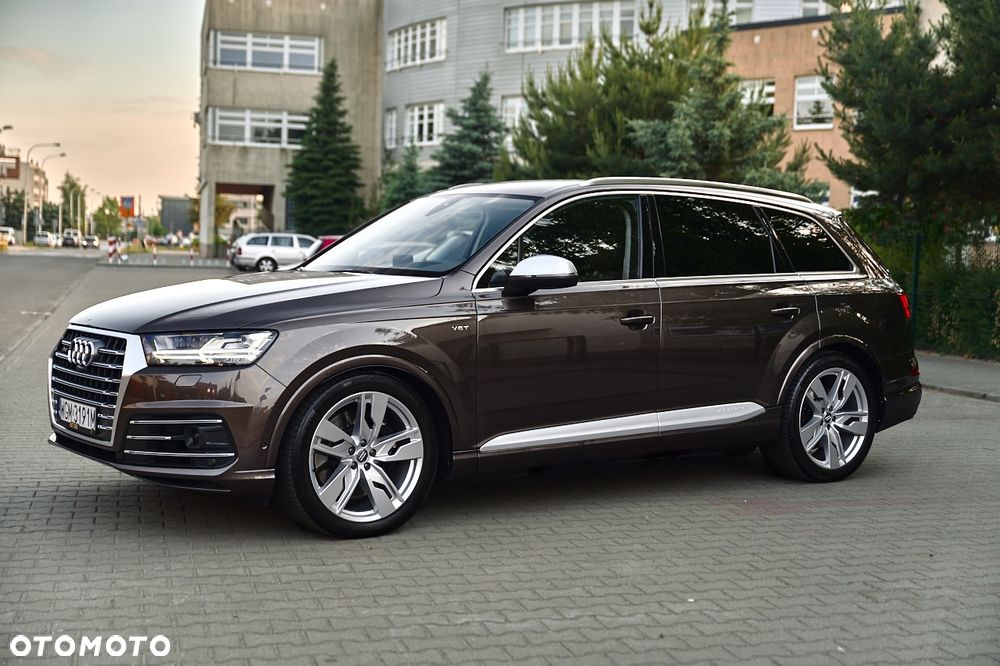 Audi SQ7 - 7