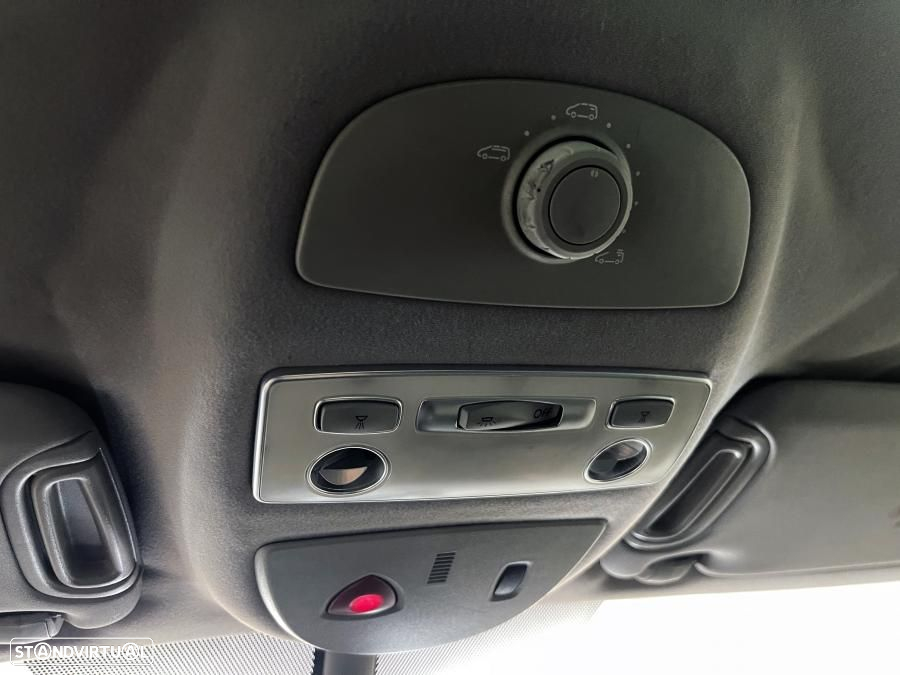 Renault Grand Espace 2.0 dCi FAmily 7L - 17