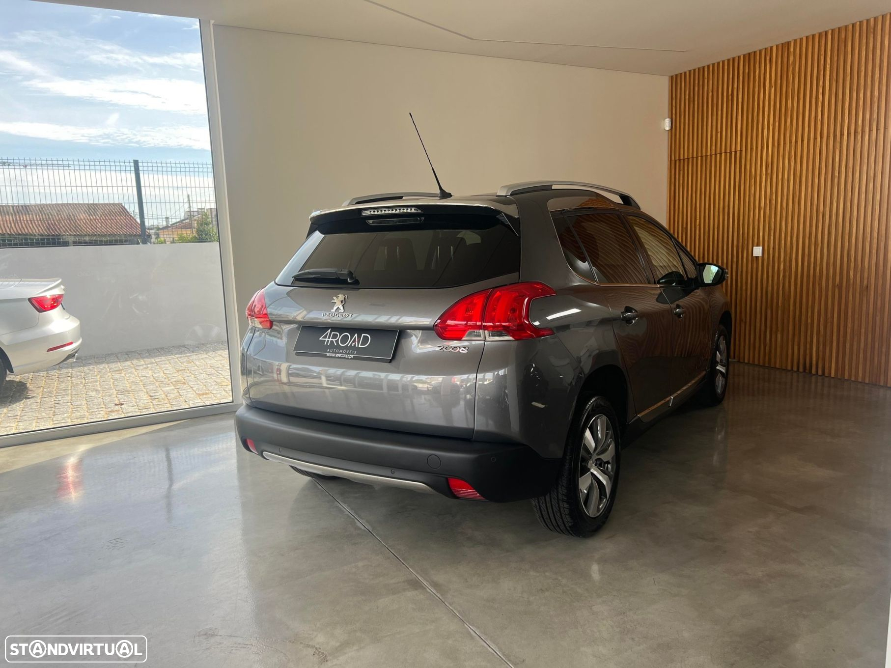 Peugeot 2008 1.6 e-HDi Allure 2-Tronic - 12