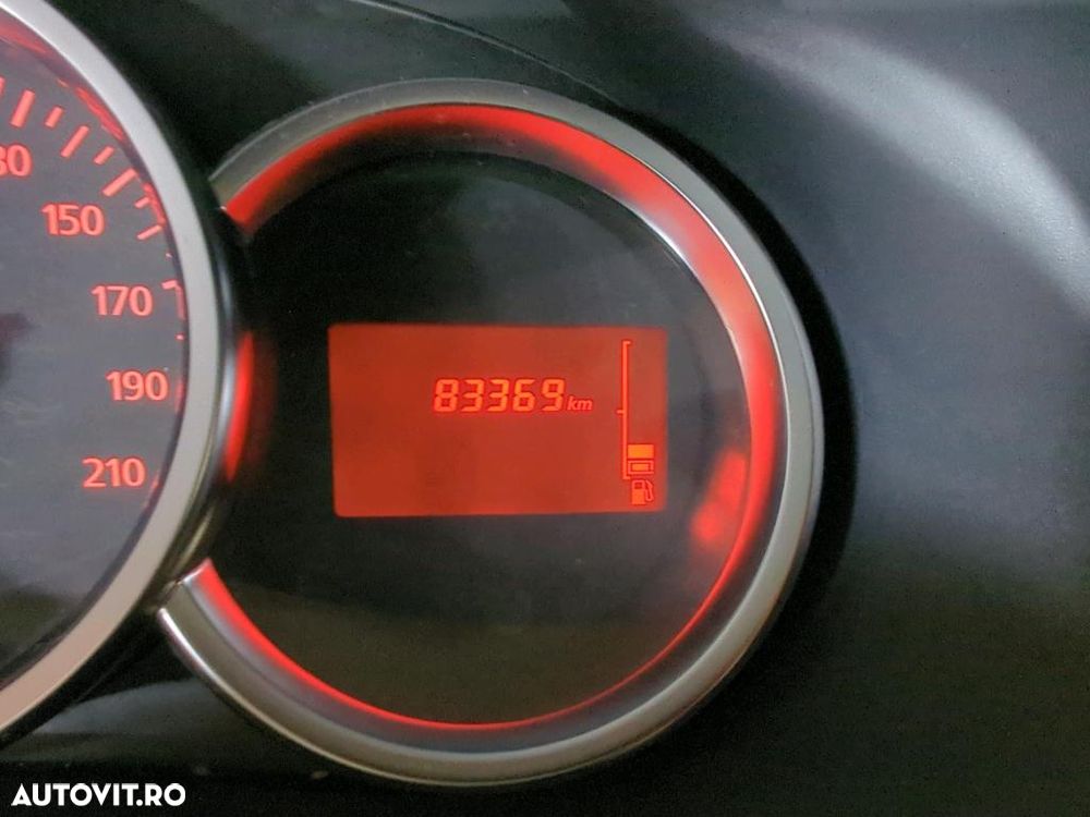 Dacia Lodgy 1.5 Blue dCi Laureate - 11