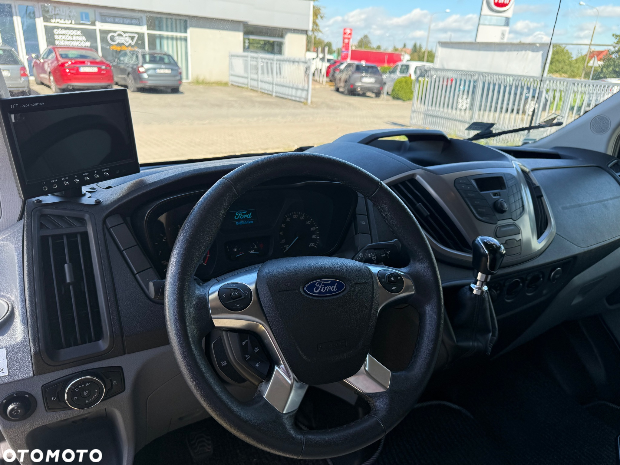 Ford Transit Challenger - 13