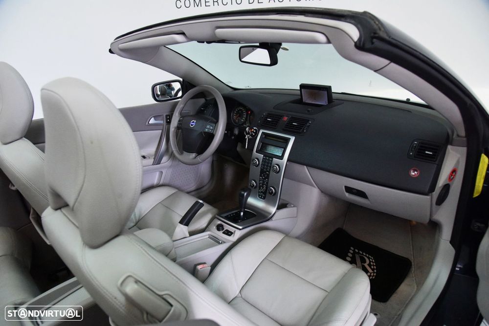 Volvo C70 2.4 D5 Momentum Geartronic - 25