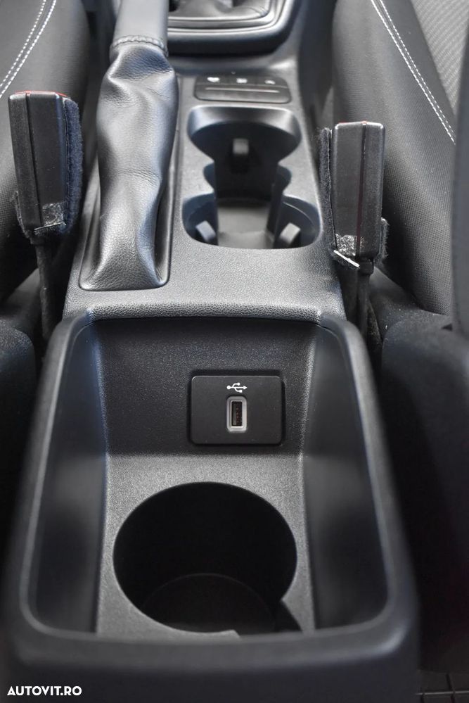 Ford Fiesta 1.0 EcoBoost mHEV Trend Connected - 35