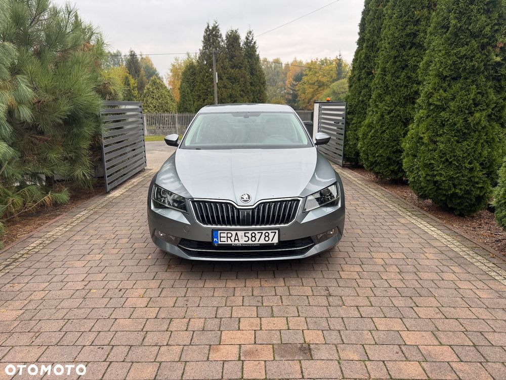 Skoda Superb 2019 photo 2