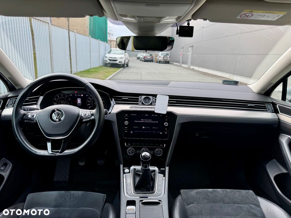 Volkswagen Passat Variant 1.8 TSI BMT Highline - 11