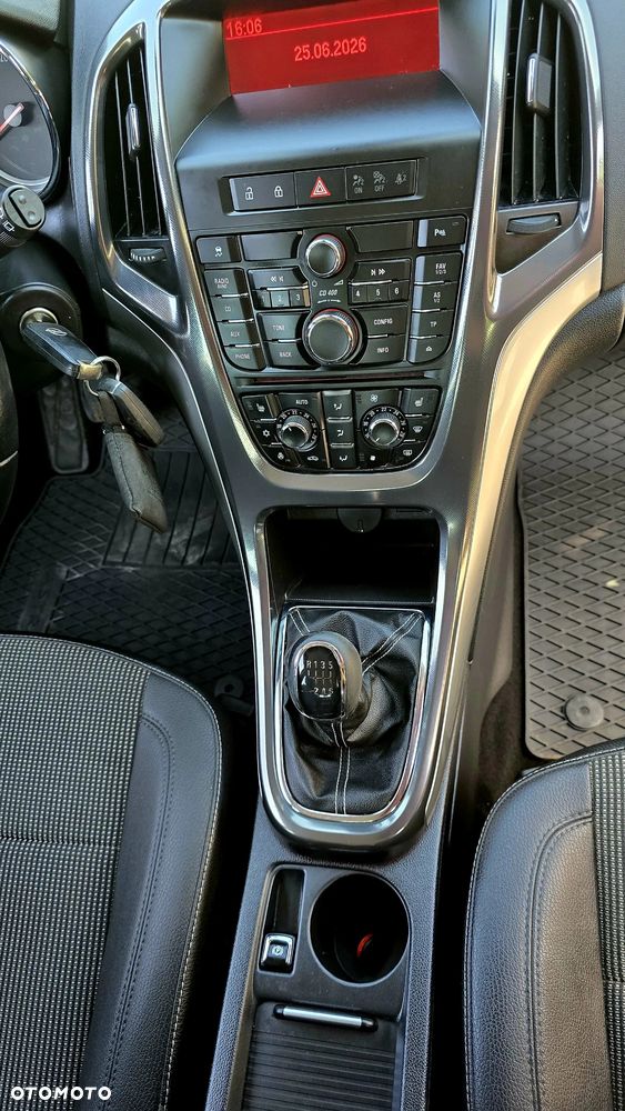 Opel Astra 1.4 Turbo Innovation - 11
