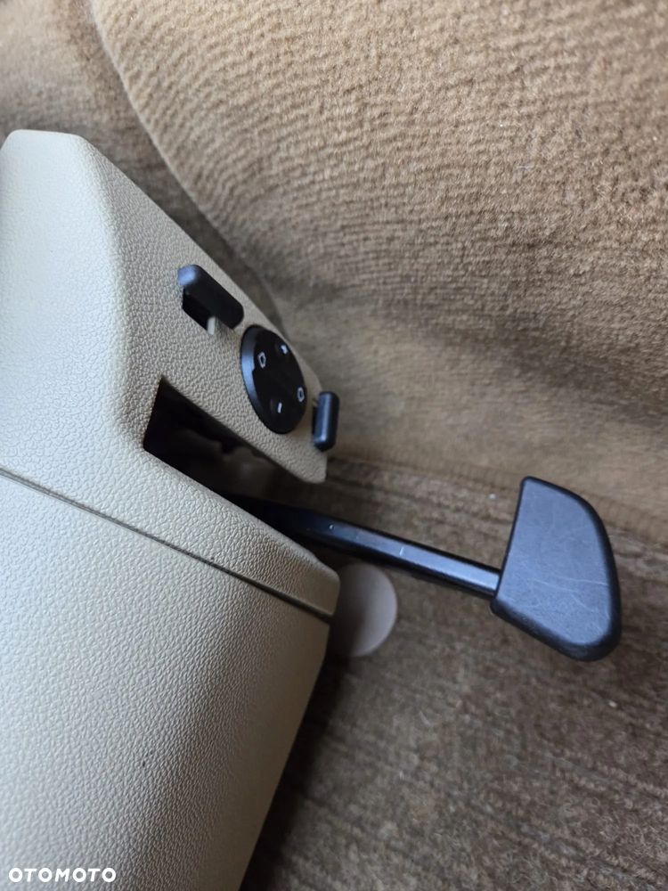 Mercedes-Benz Klasa E - 19