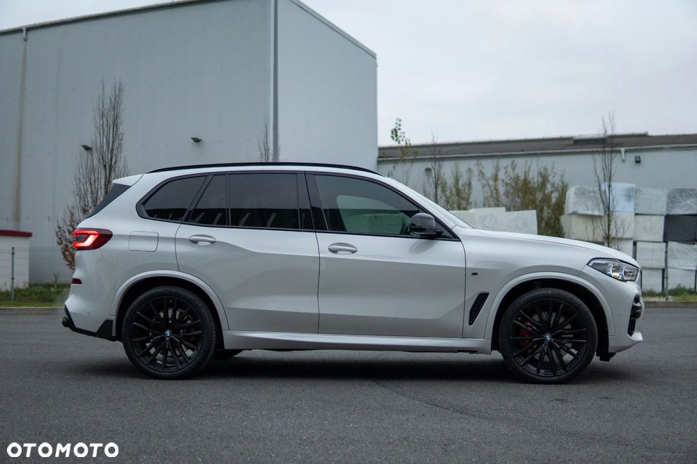 BMW X5 M M50i - 17