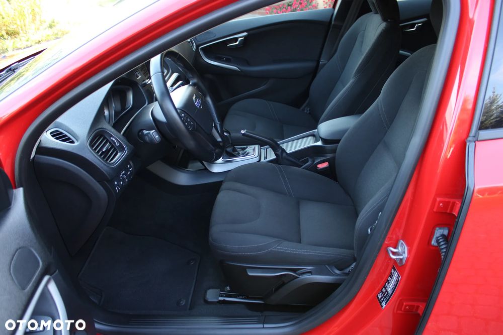 Volvo V40 D2 Momentum - 14