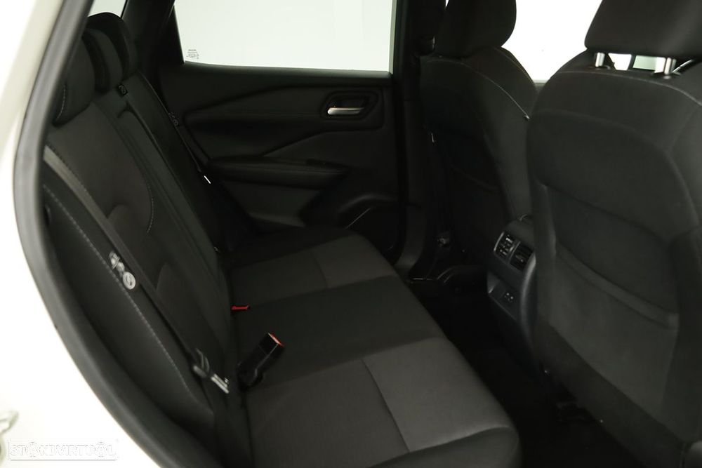 Nissan Qashqai 1.3 DIG-T N-Connecta Xtronic - 22