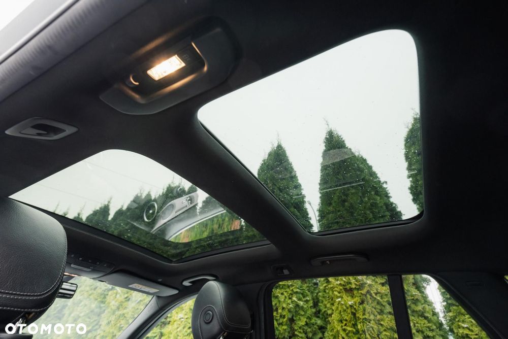 Mercedes-Benz Klasa C 400 4MATIC 9G-TRONIC - 33