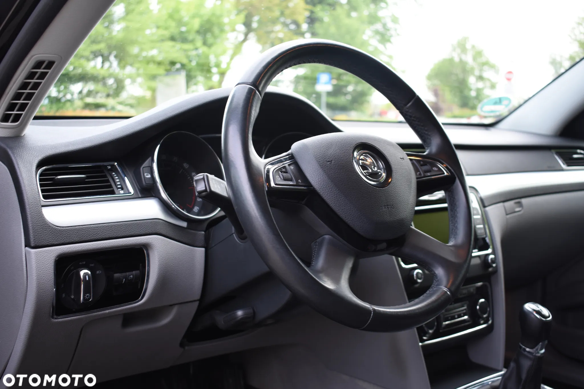 Skoda Superb 2.0 TDI Elegance - 36