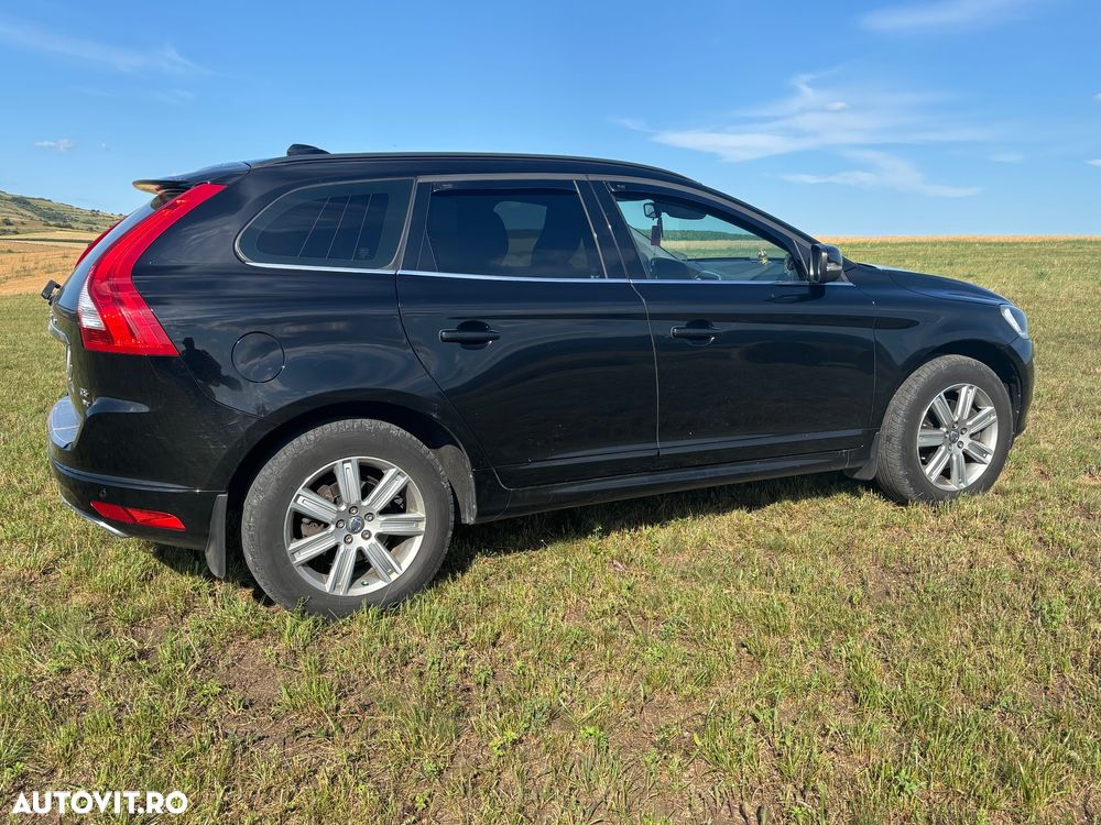 Volvo XC 60 D5 AWD Geartronic Kinetic - 4