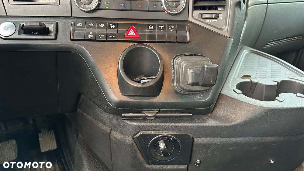 Mercedes-Benz Arocs - 22