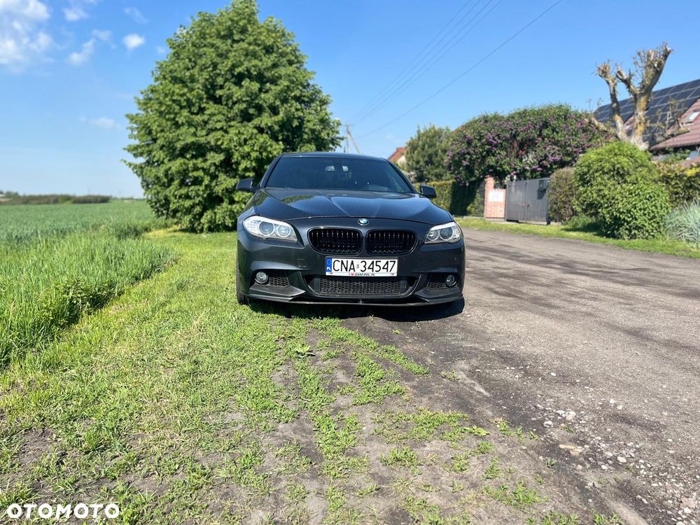 BMW Seria 5 550i xDrive Sport-Aut - 3
