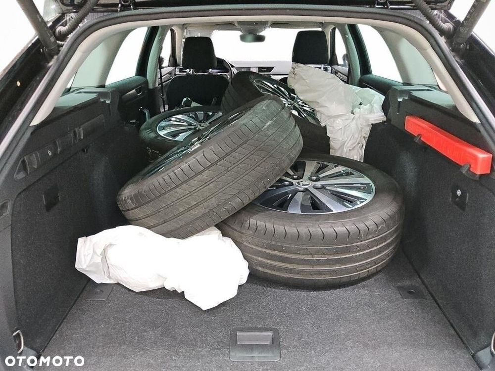 Skoda Superb 2.0 TDI SCR Style DSG - 9